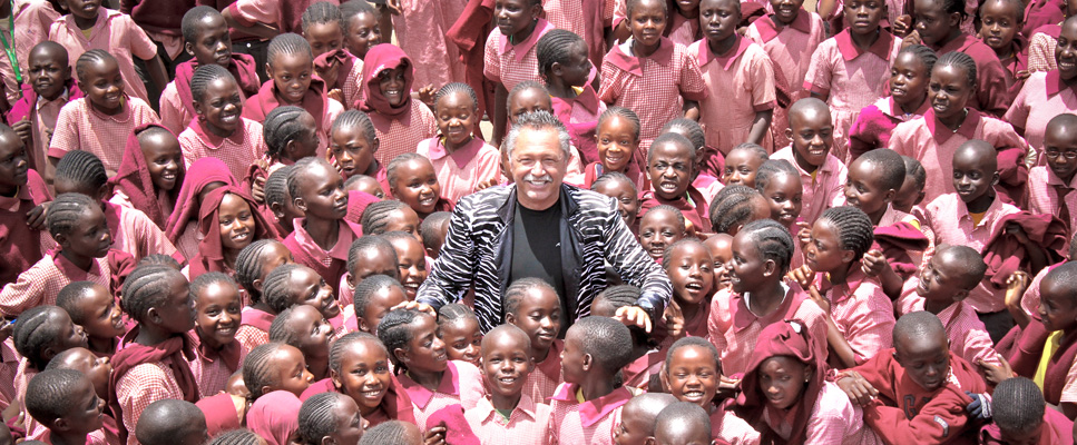 Children watching a KidLink presentation